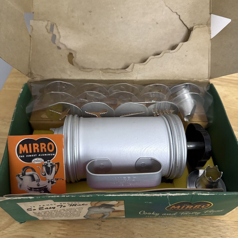 New In Box Vintage Mirro Cooky (Cookie) & Pastry Press Aluminum 358 AM